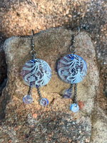 Lataa kuva Galleria-katseluun, Veen emo - korvakorut | Useita värejä