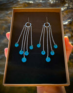 Lataa kuva Galleria-katseluun, Väinämöisen kyyneleet - korvakorut vesi | Useita värejä