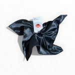 Lataa kuva Galleria-katseluun, Musta värinen joulutorttu silkistä tehty hiusdonitsi