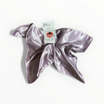 Lataa kuva Galleria-katseluun, Vaaleanvioletti värinen joulutorttu silkistä tehty hiusdonitsi