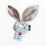 Lataa kuva Galleria-katseluun, Valkoinen silkistä tehty pupu hiusdonitsi