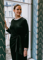 Lataa kuva Galleria-katseluun, Musta sametti-iltapuku | L
