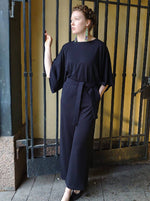 Lataa kuva Galleria-katseluun, Jumpsuit asustettu vyön kanssa.