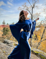 Lataa kuva Galleria-katseluun, Kurjenmiekka-paita | Musta, sininen