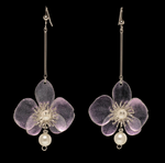 Lataa kuva Galleria-katseluun, Sakura-korvakorut | Butterfly Orchid Pearl Earrings
