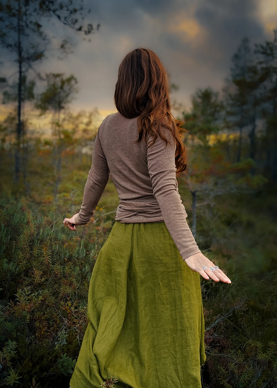 Luonnonläheinen silkkivilla kietaisuneule.